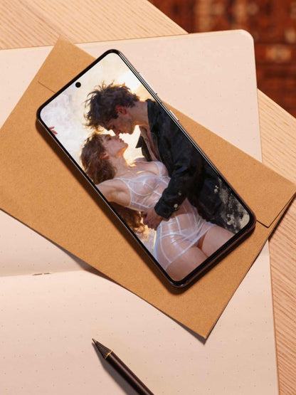 Antes del beso, es un lienzo coleccionable de alta calidad. Arte de autor para implementar como fondo de pantalla o protector de pantalla de dispositivos móviles o tablets. Apple, Ipads, Android, iphone, iOs.