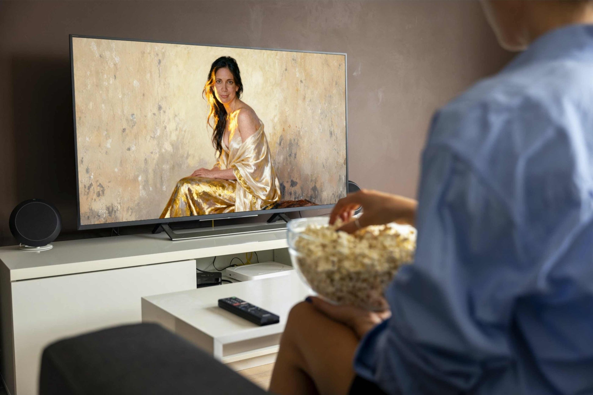 La presencia, es un lienzo coleccionable de alta calidad. Arte de autor para implementar como fondo de pantalla o protector de pantalla de televisores inteligente, smart tv´s. Apple Tv, Android, iOs, LG, Sony, Panasonic, Samsung, Amazon Tv, Amazon Fire.